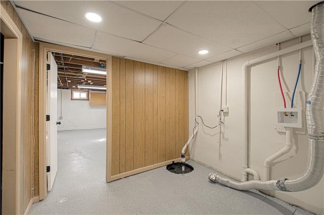 7800 Booth Avenue, Kansas City, MO 64138