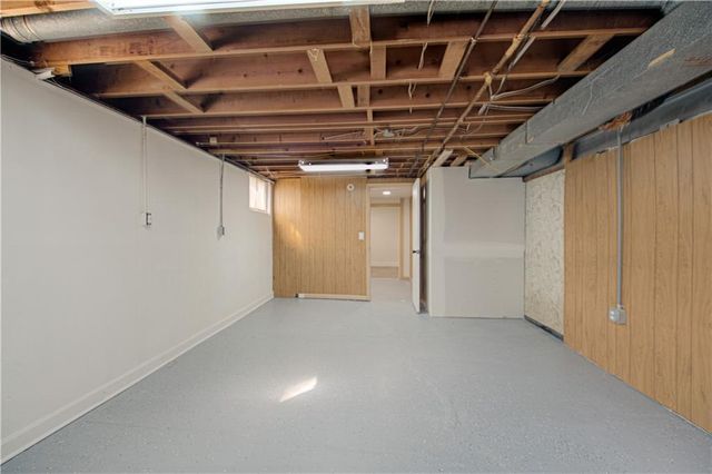 7800 Booth Avenue, Kansas City, MO 64138