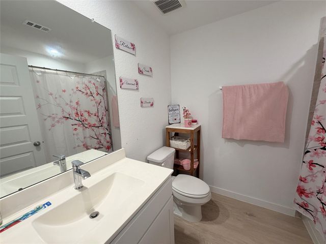 4986 Edgewood Drive, Arcola, TX 77545