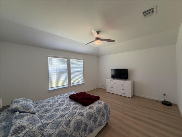 4986 Edgewood Drive, Arcola, TX 77545