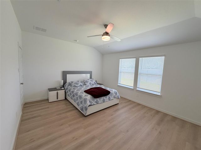 4986 Edgewood Drive, Arcola, TX 77545