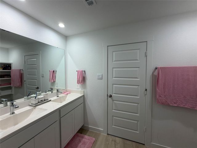 4986 Edgewood Drive, Arcola, TX 77545