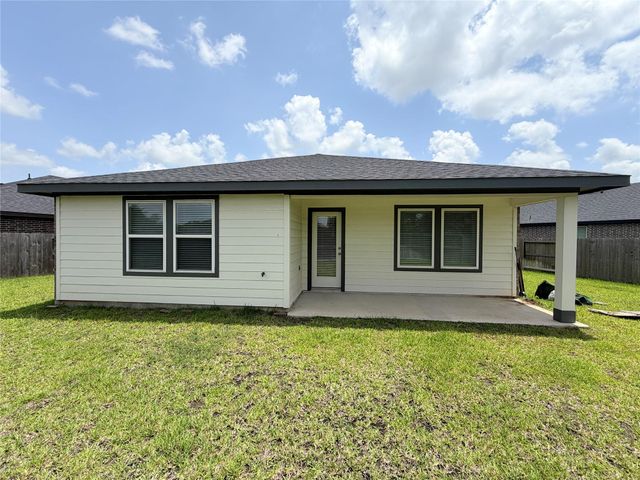 4986 Edgewood Drive, Arcola, TX 77545