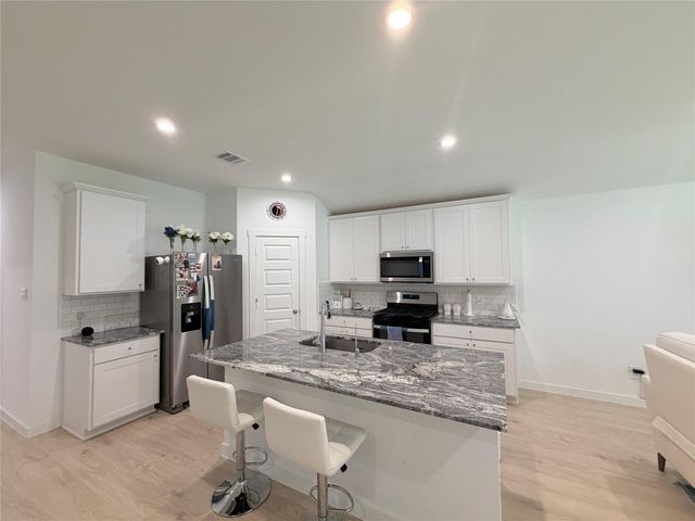 4986 Edgewood Drive, Arcola, TX 77545