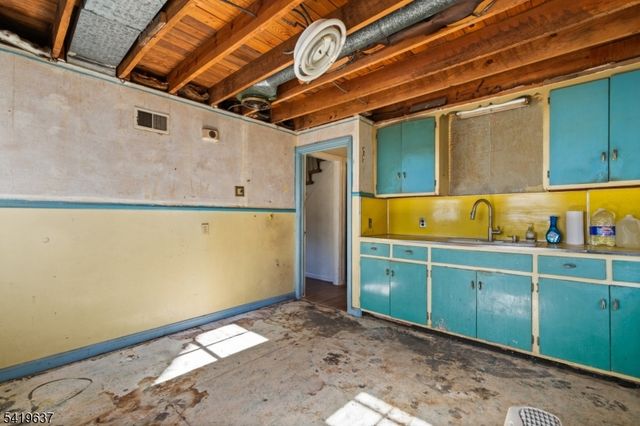 624 N Scotch Plains Ave, Westfield Town, NJ 07090