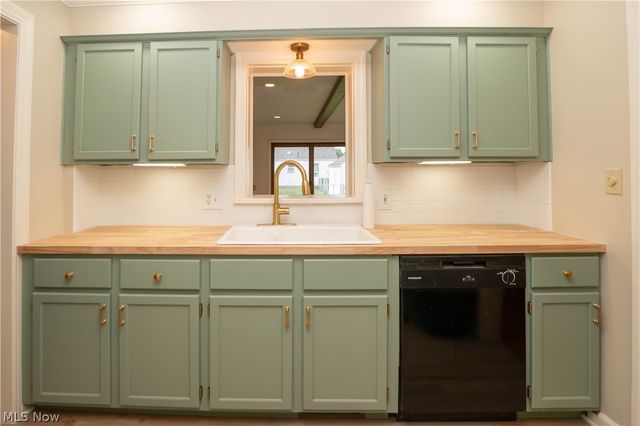 1032 Roosevelt Street NE, Massillon, OH 44646