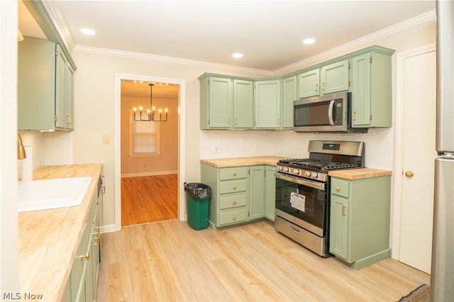 1032 Roosevelt Street NE, Massillon, OH 44646