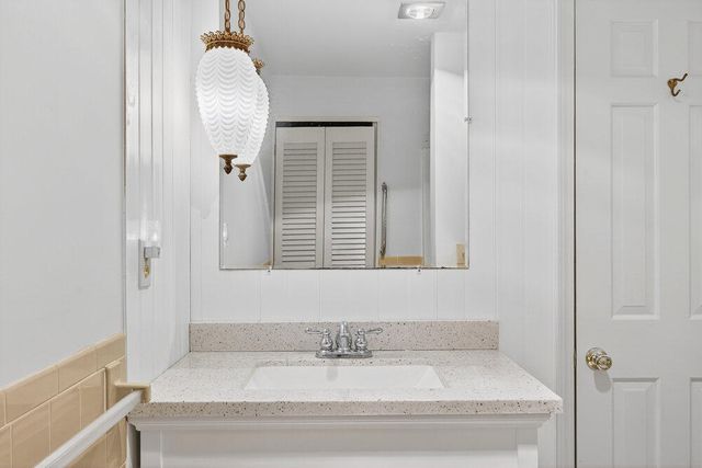 42 Old Colony Way APT 15, Orleans, MA 02653