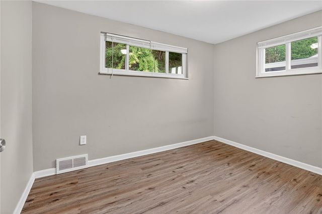 3220 Overlook Dr, Liberty Boro, PA 15133