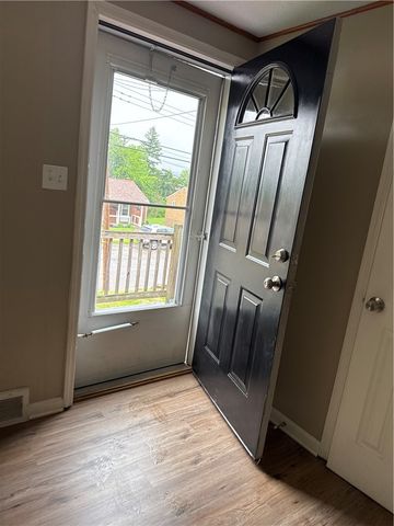 3220 Overlook Dr, Liberty Boro, PA 15133