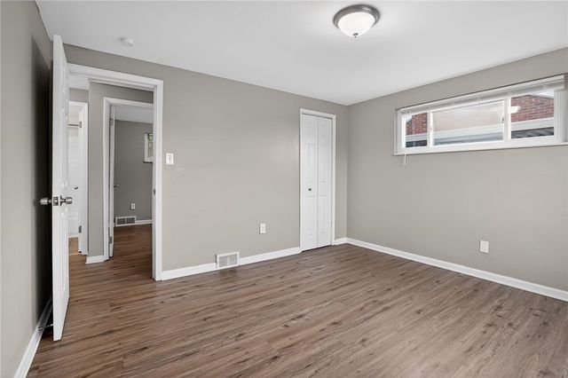 3220 Overlook Dr, Liberty Boro, PA 15133
