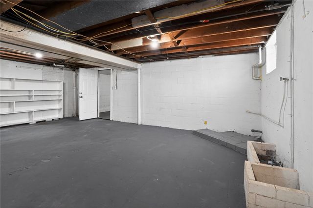 3220 Overlook Dr, Liberty Boro, PA 15133
