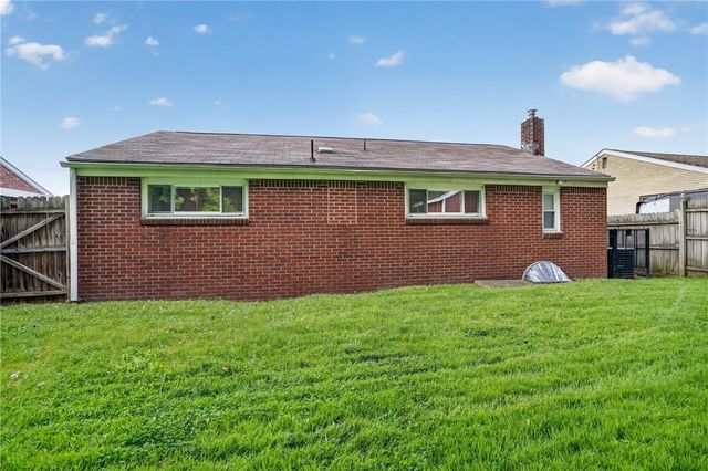 3220 Overlook Dr, Liberty Boro, PA 15133