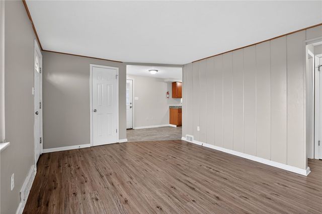 3220 Overlook Dr, Liberty Boro, PA 15133