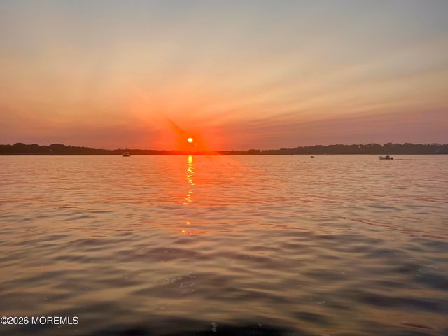 578 Kingfisher Circle, Brick, NJ 08723