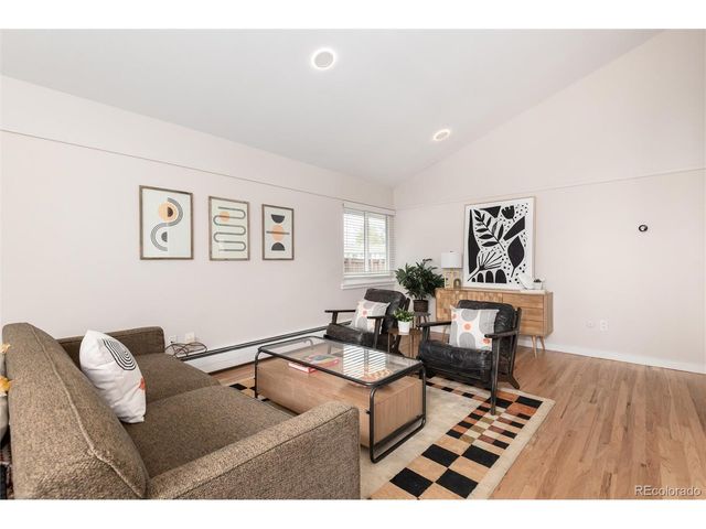 2005 S Monroe St, Denver, CO 80210