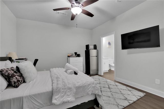 8026 linfield, Sandy Springs, GA 30350