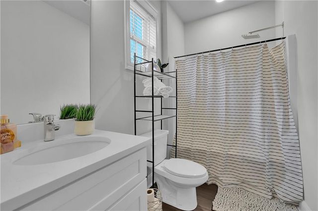 8026 linfield, Sandy Springs, GA 30350