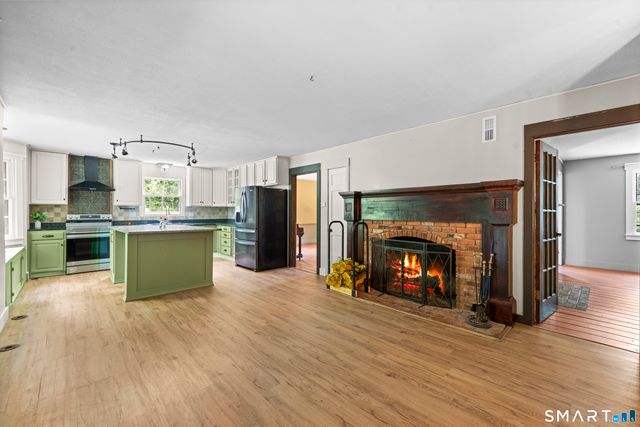 6 Huntington Drive, Somers, CT 06071