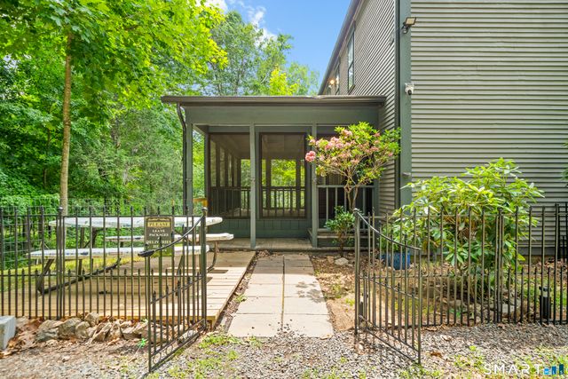 6 Huntington Drive, Somers, CT 06071