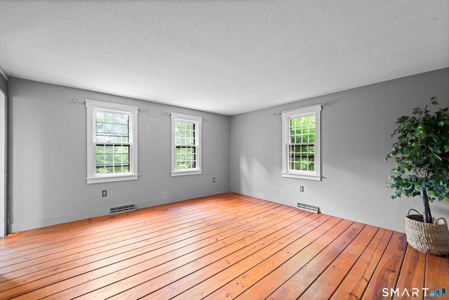 6 Huntington Drive, Somers, CT 06071