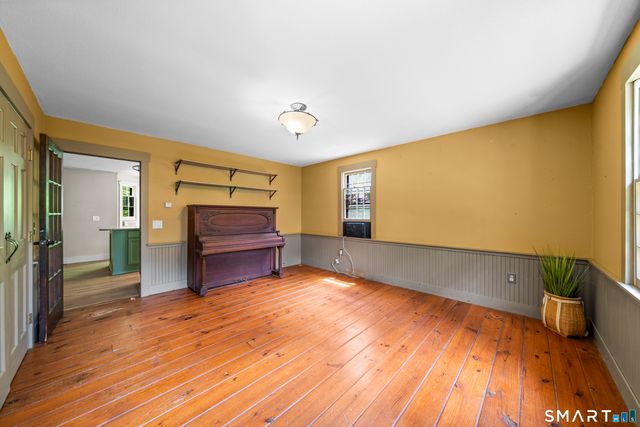 6 Huntington Drive, Somers, CT 06071