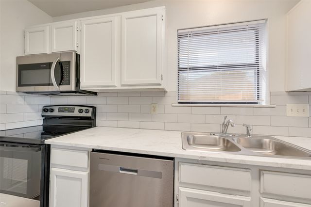 914 wentwood Drive, Desoto, TX 75115