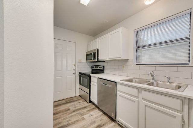 914 wentwood Drive, Desoto, TX 75115