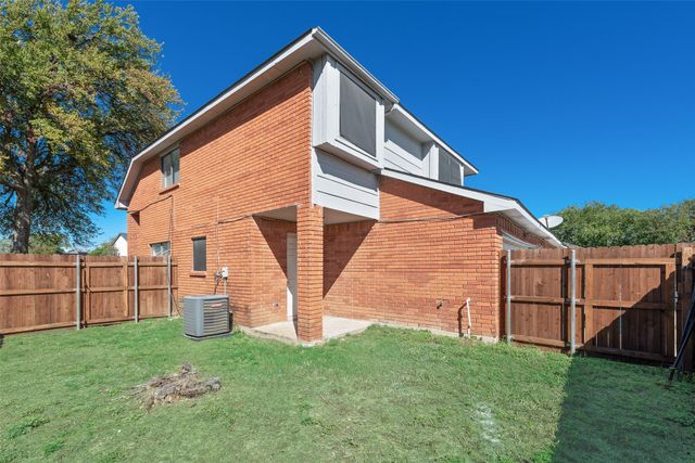 914 wentwood Drive, Desoto, TX 75115