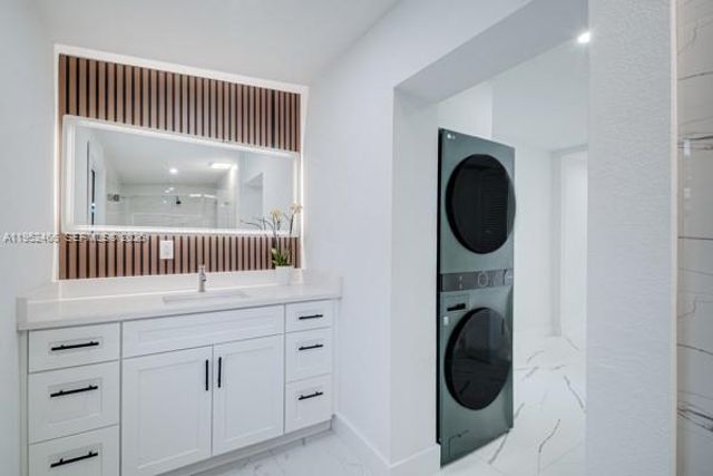 1251 NE 41st Dr NA, Pompano Beach, FL 33064