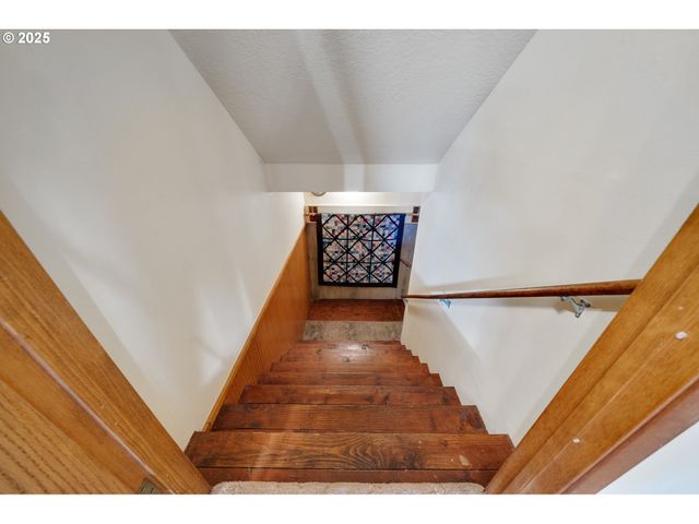 305 CYPRESS Ave, Garibaldi, OR 97118