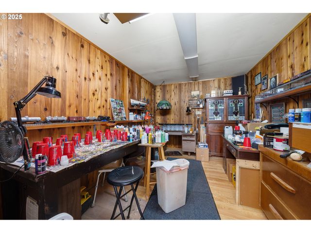 305 CYPRESS Ave, Garibaldi, OR 97118