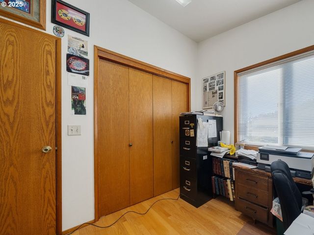 305 CYPRESS Ave, Garibaldi, OR 97118