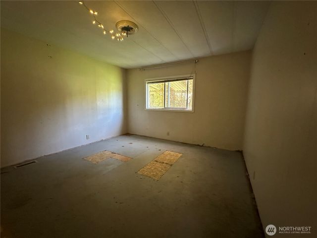 11615 Nisqually Park Loop SE, Olympia, WA 98513
