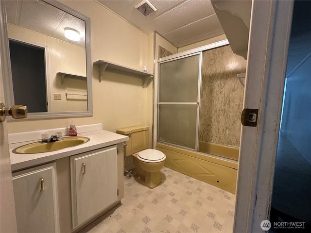 11615 Nisqually Park Loop SE, Olympia, WA 98513