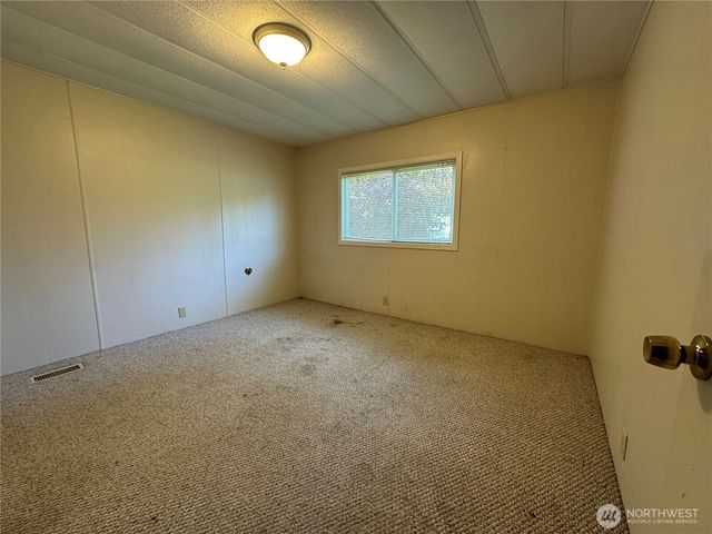11615 Nisqually Park Loop SE, Olympia, WA 98513