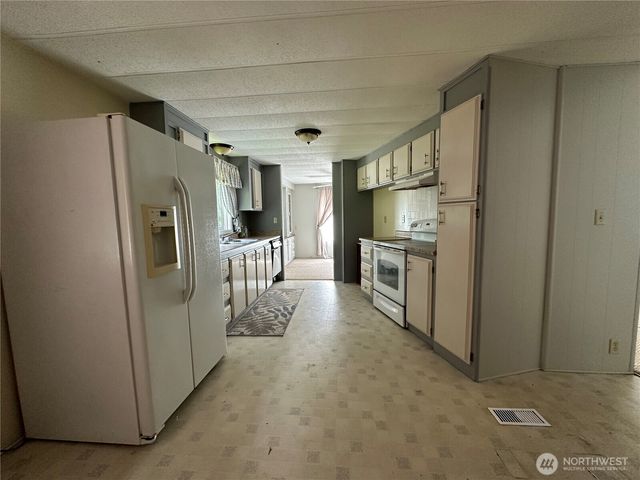 11615 Nisqually Park Loop SE, Olympia, WA 98513