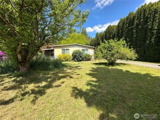 11615 Nisqually Park Loop SE, Olympia, WA 98513
