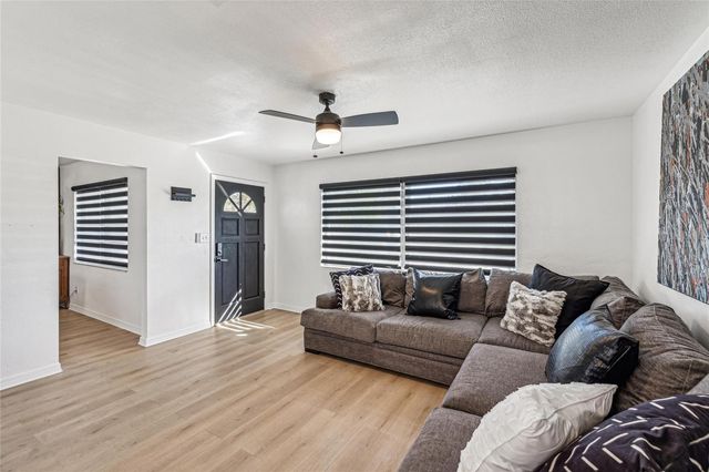 2000 57TH STREET N, St Petersburg, FL 33710