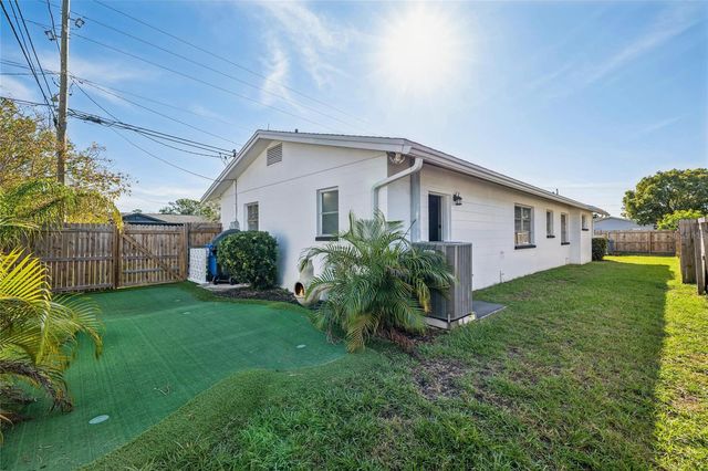 2000 57TH STREET N, St Petersburg, FL 33710