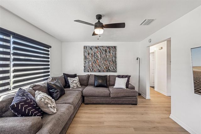 2000 57TH STREET N, St Petersburg, FL 33710