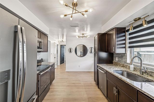 2000 57TH STREET N, St Petersburg, FL 33710