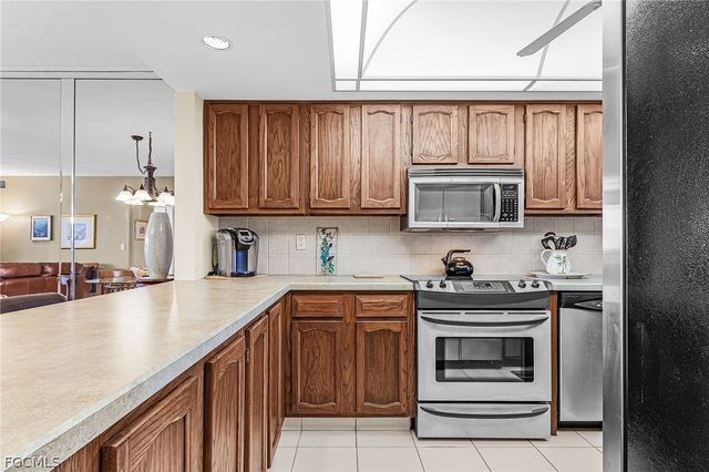 4100 Steamboat BEND E 402, Fort Myers, FL 33919