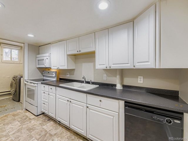 1636 Irving St, Denver, CO 80204