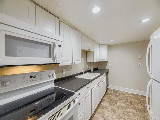 1636 Irving St, Denver, CO 80204