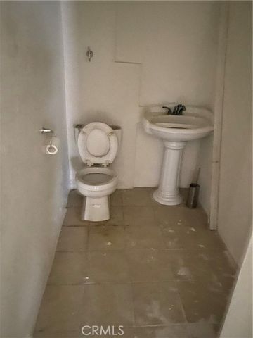 603 S Long Beach, Compton, CA 90221