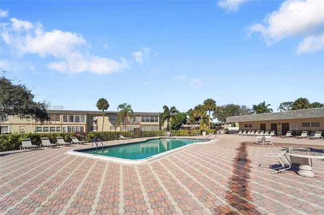 650 NW 80th Ter 206, Margate, FL 33063