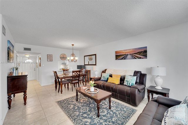 650 NW 80th Ter 206, Margate, FL 33063