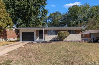 9800 Tullamoor Drive, St Louis, MO 63136