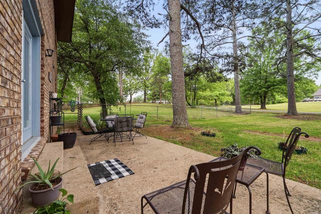 335 Cimmaron Street, Hot Springs, AR 71913